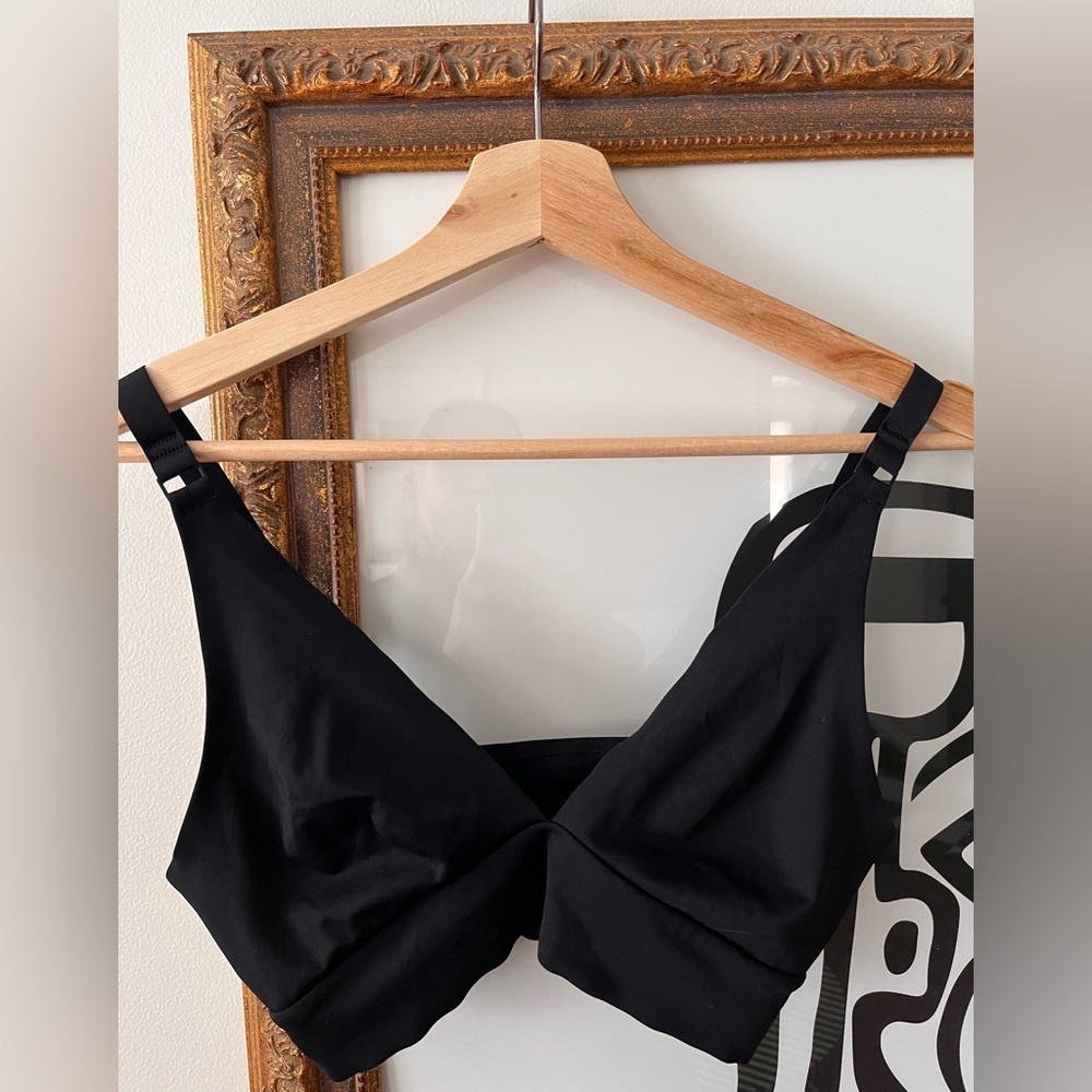 Everlane The Invisible Bra